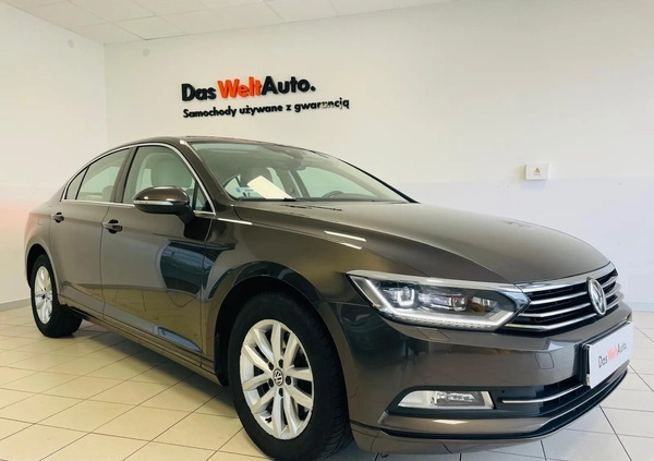 Volkswagen Passat cena 86900 przebieg: 99950, rok produkcji 2018 z Stargard małe 667